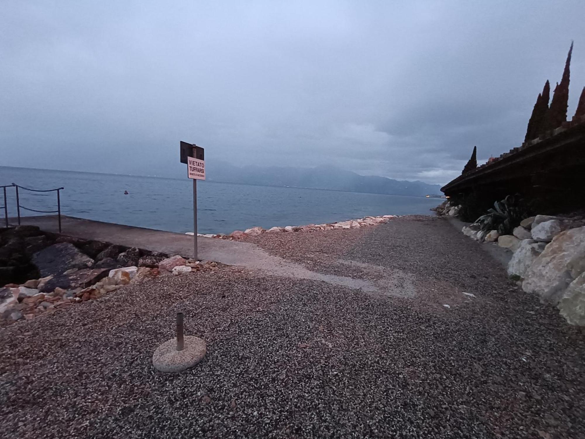 Bellavista Eremitaggio Apartman Torri del Benaco Kültér fotó