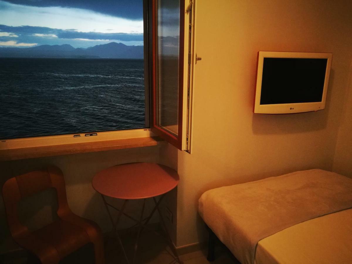Bellavista Eremitaggio Apartman Torri del Benaco Kültér fotó